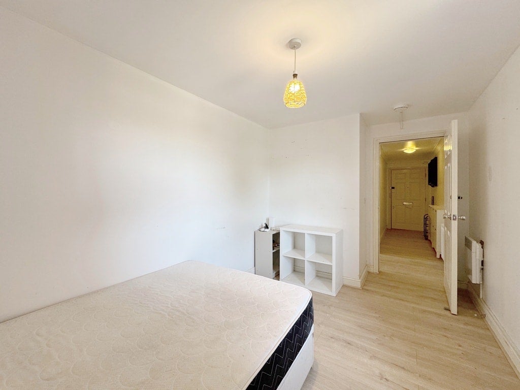 Flat Maltings Close in Greater London