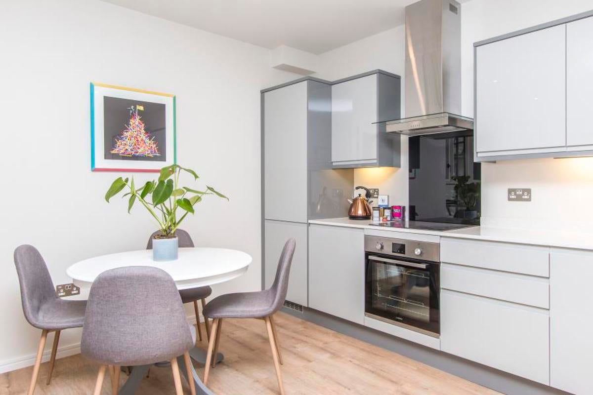 Flat Dalby Avenue in Bristol