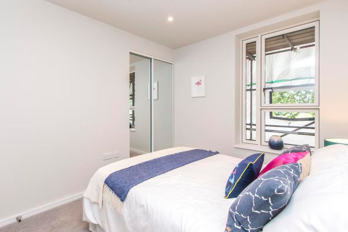 Flat Dalby Avenue in Bristol