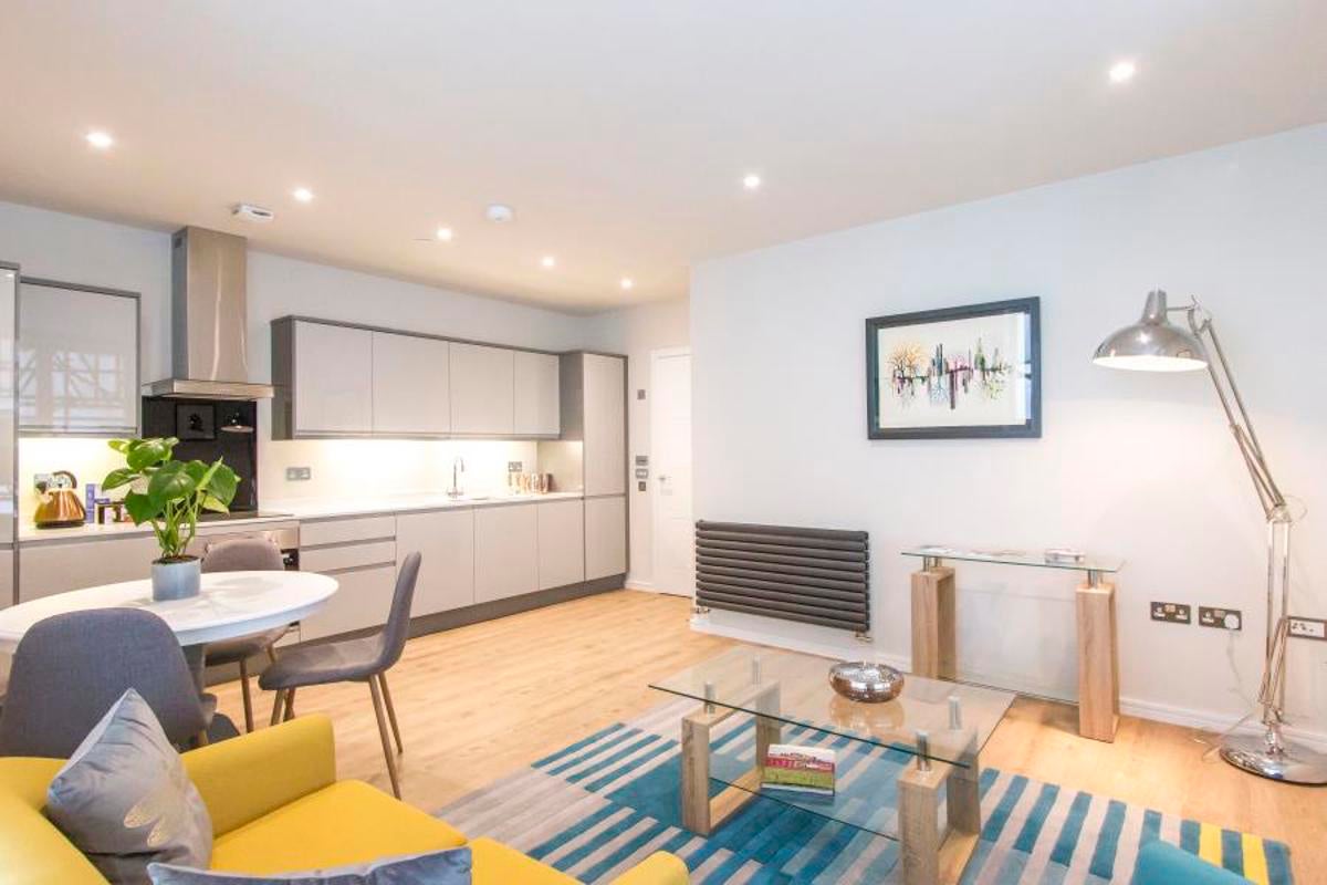 Flat Dalby Avenue in Bristol