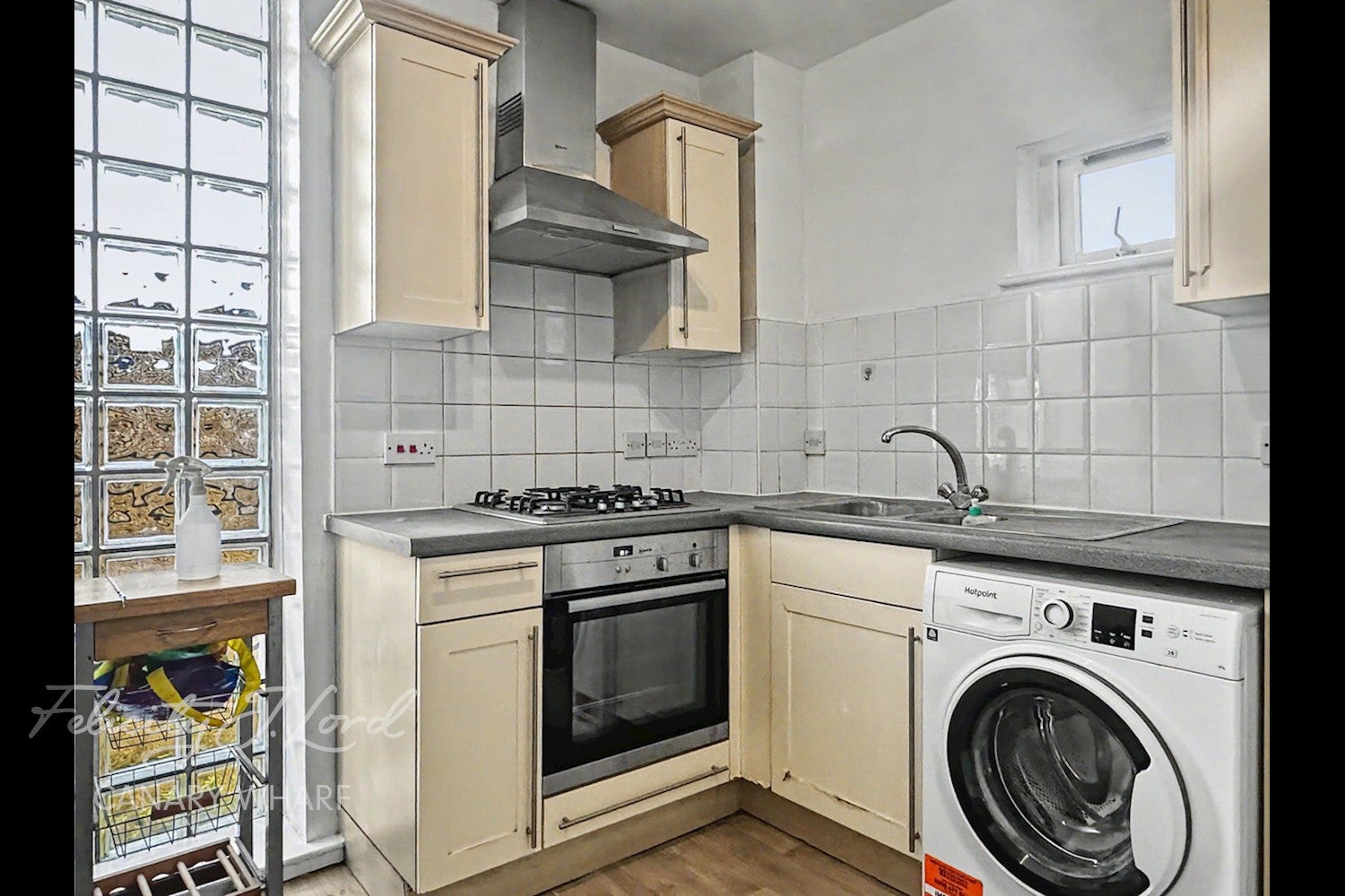 Flat Ashton Street in Greater London