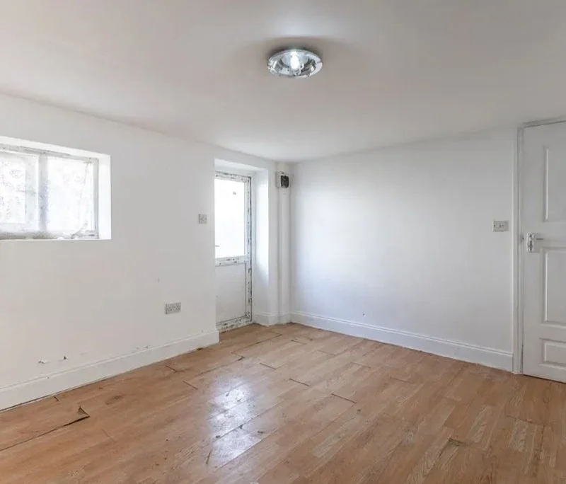 Flat Hamilton Crescent in Greater London