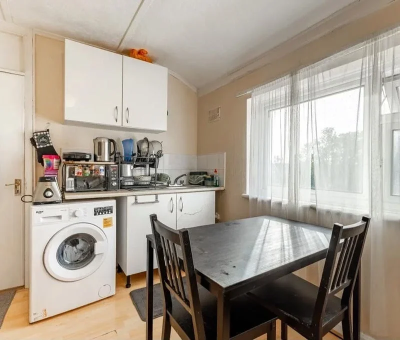Flat Hamilton Crescent in Greater London