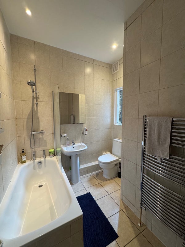 Room Bonneville Gardens in Greater London
