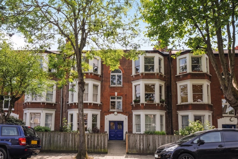 Room Bonneville Gardens in Greater London