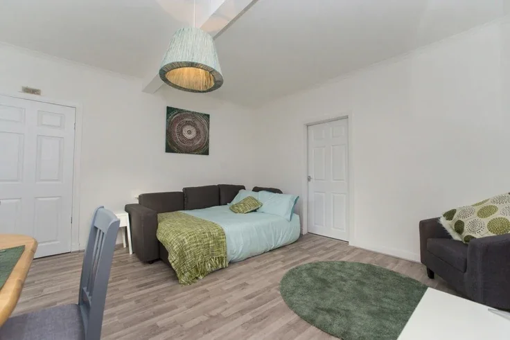 Flat Kenmar Terrace in Bothwell