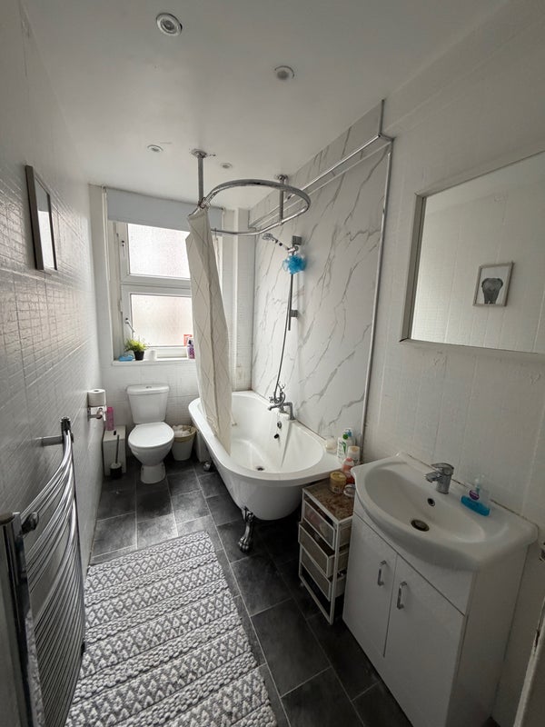 Room Calthorpe Road in Birmingham