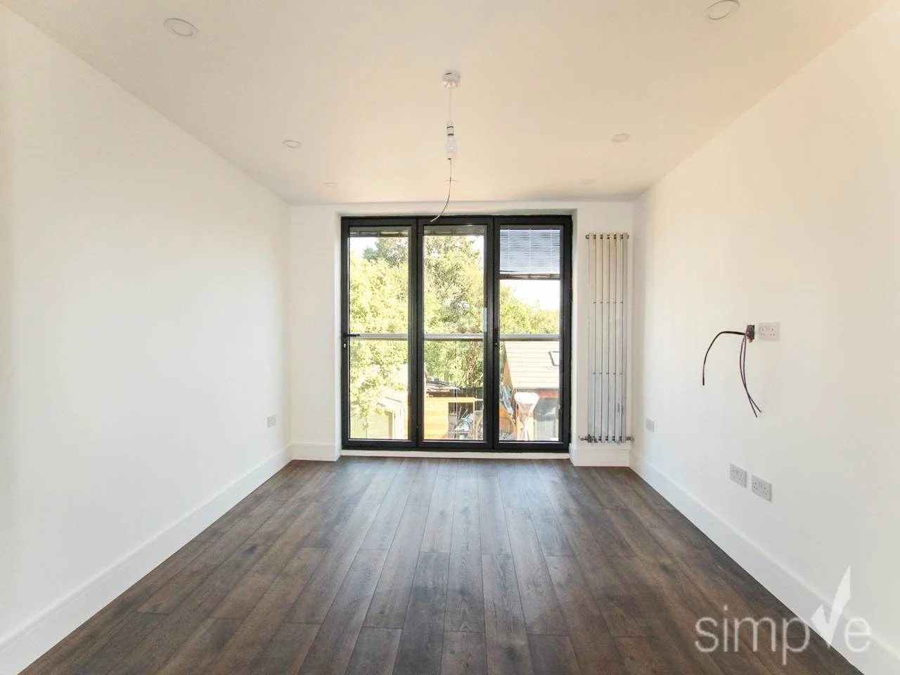 Flat Lothian Avenue in Greater London