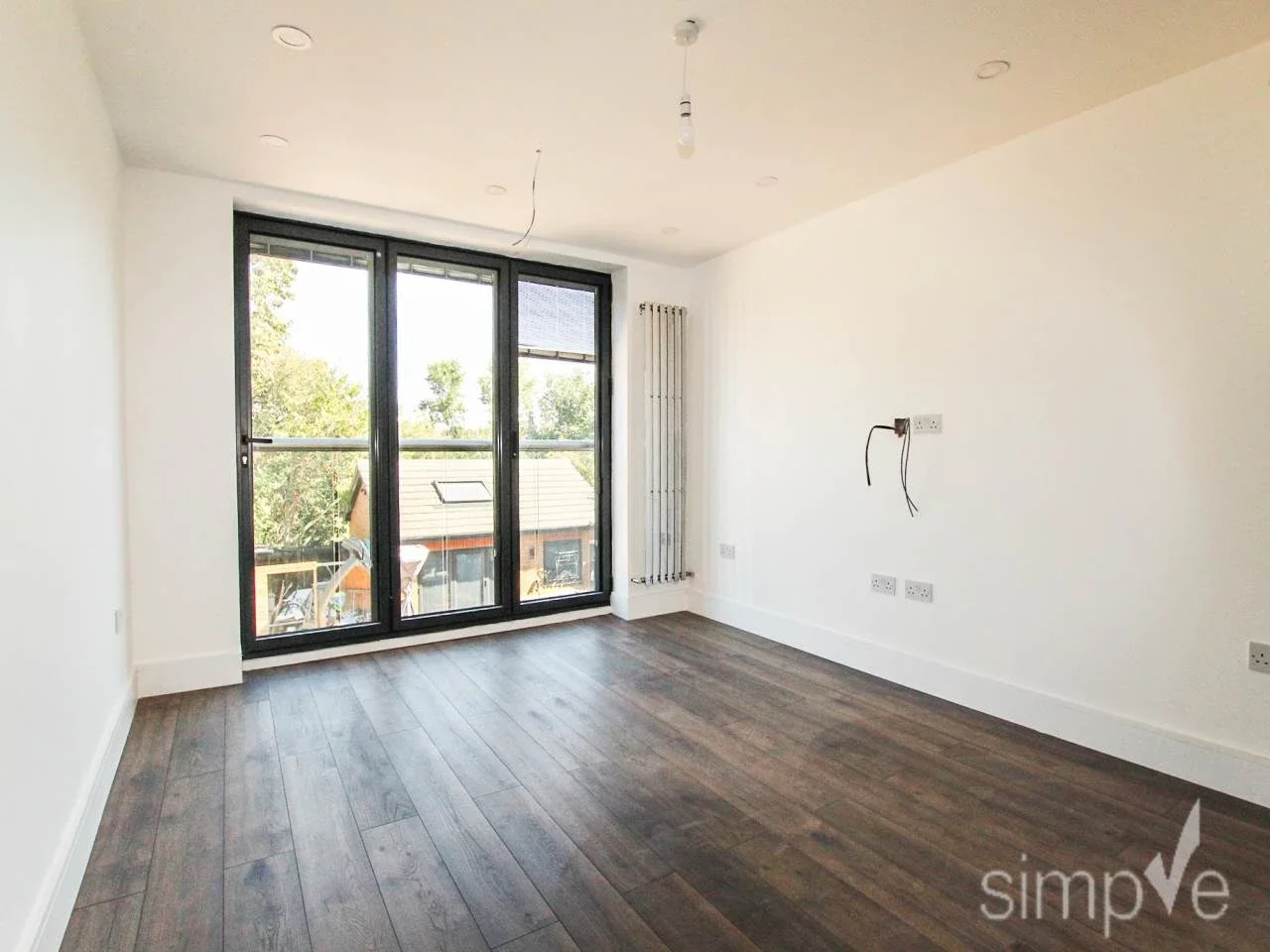 Flat Lothian Avenue in Greater London
