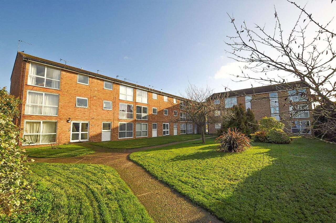 Flat St. Anne's Road in St Albans