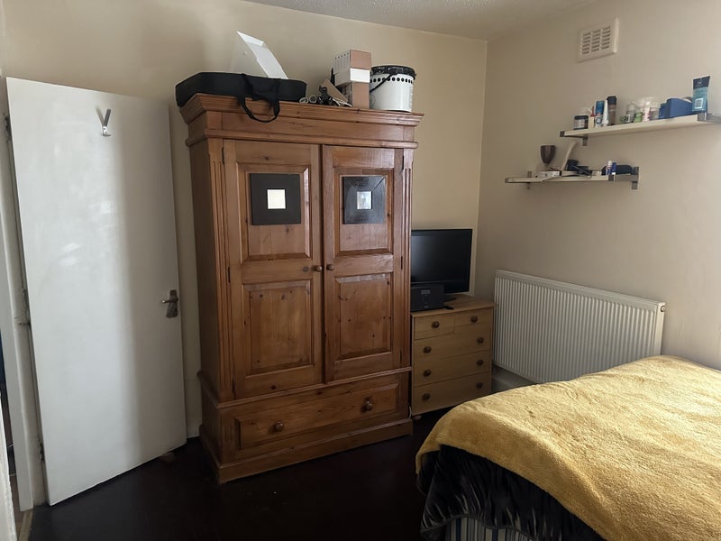 Room Stewarts Road in Greater London