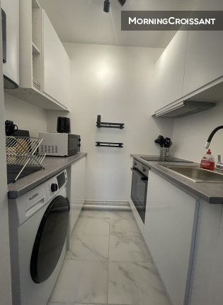 Flat Rue Godefroy in Puteaux