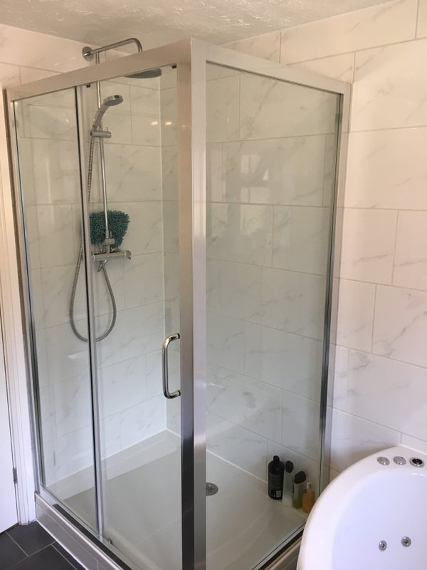 Room Georgian Close in Crawley