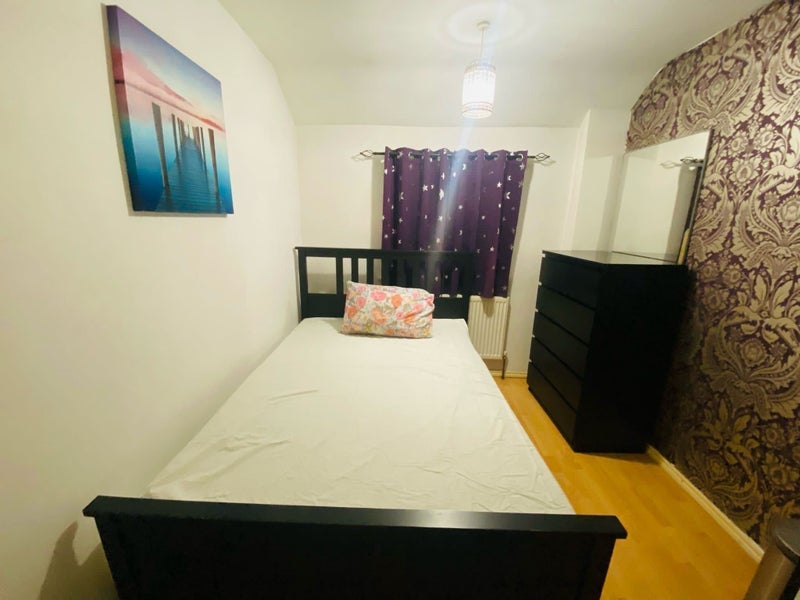 Room Myrtle Crescent in Slough