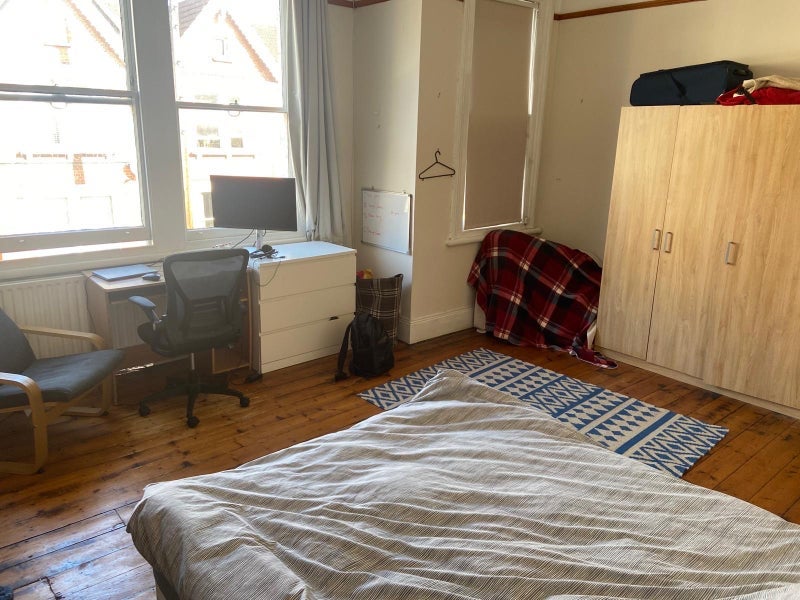 Room Rhodesia Road in Greater London