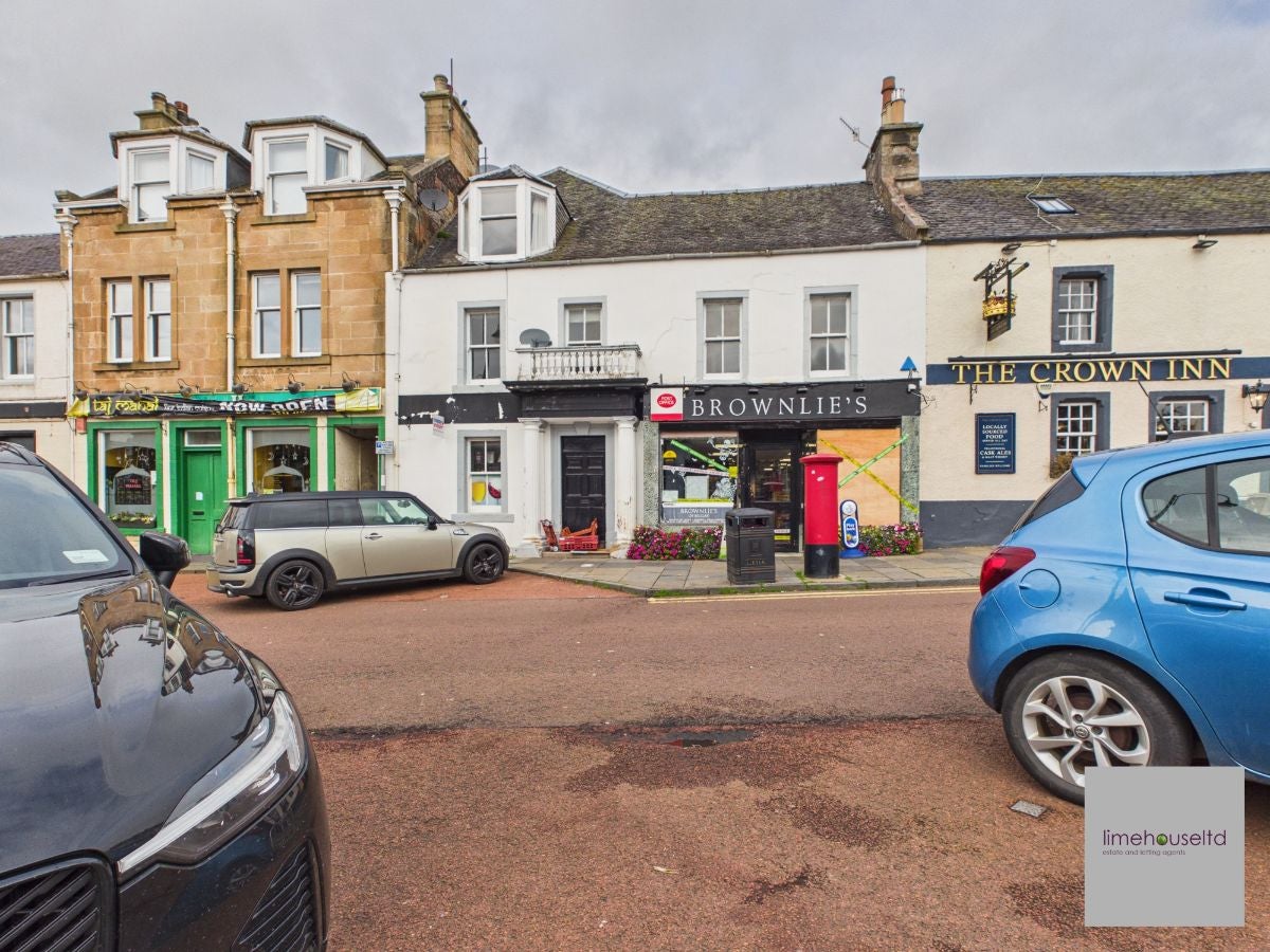 Flat High Street in Biggar
