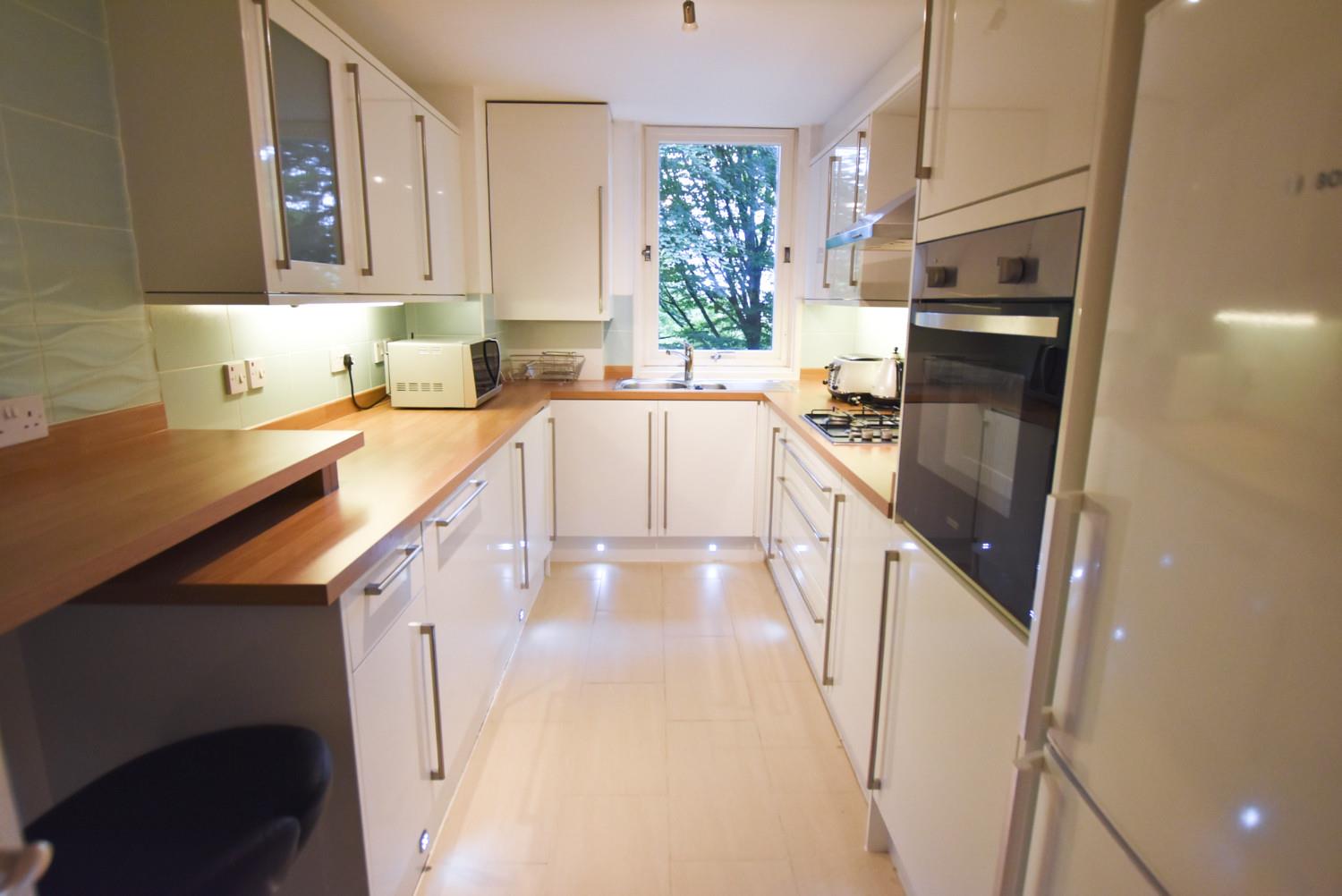 Flat Britten Close in Greater London
