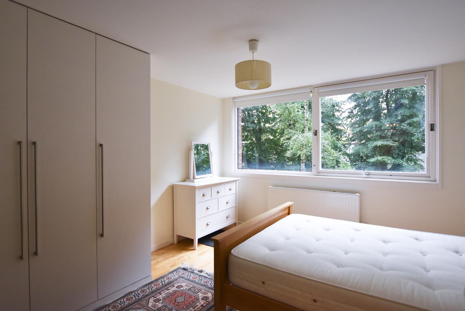 Flat Britten Close in Greater London