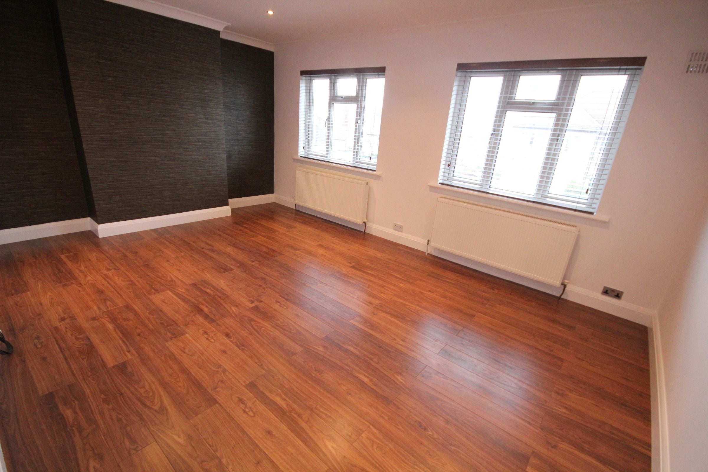 Flat Marlborough Hill in Greater London