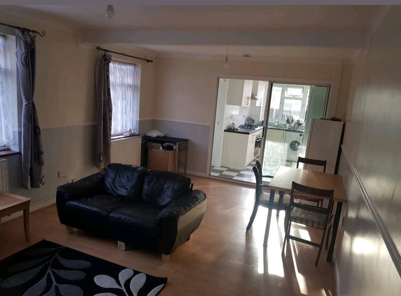 Room David Road in Coventry