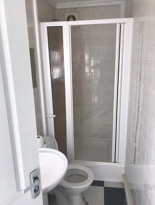 Room David Road in Coventry