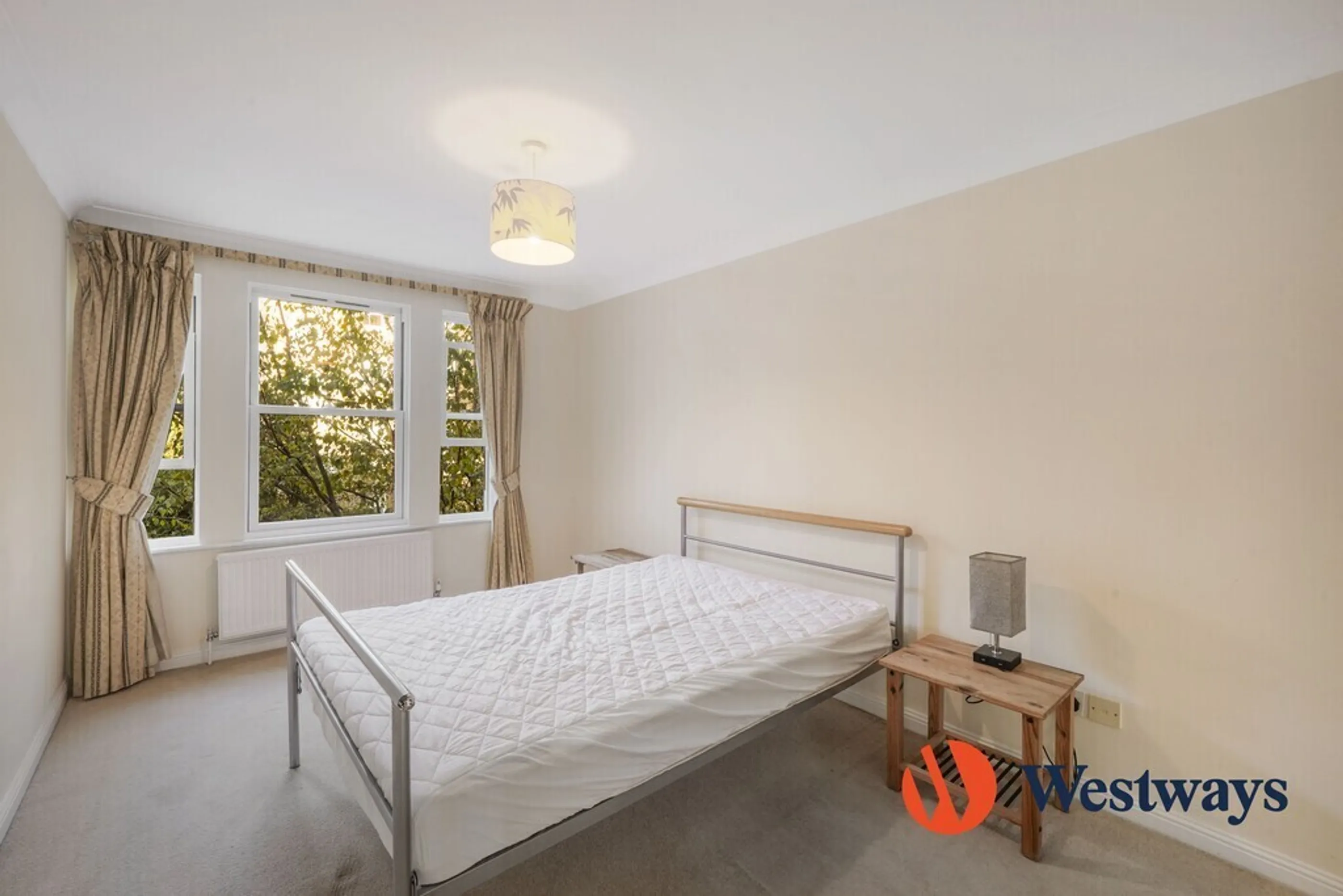 Flat All Saints Road in Greater London