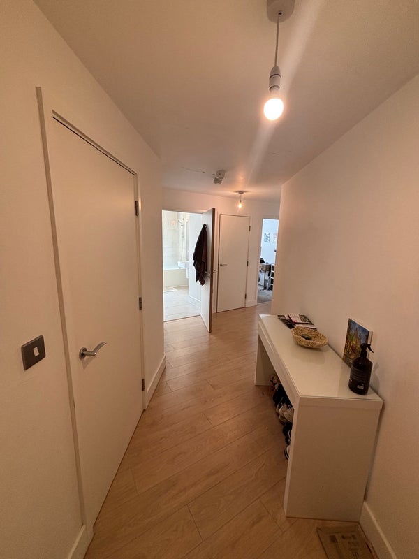 Room Bedford Road in Greater London