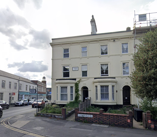 Flat Summerfield Road in Wolverhampton
