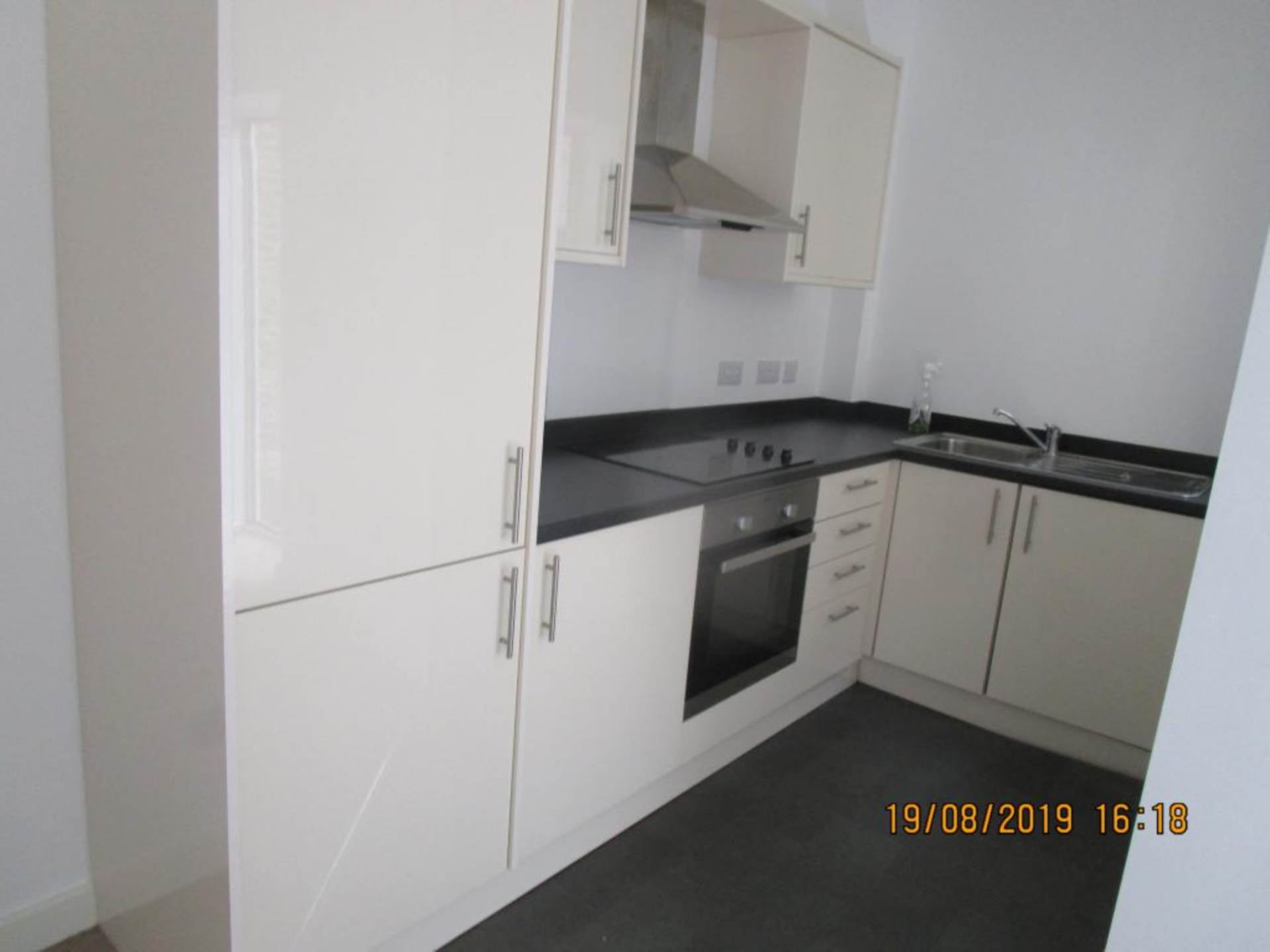 Flat Farringdon Service Road in Southend-on-Sea