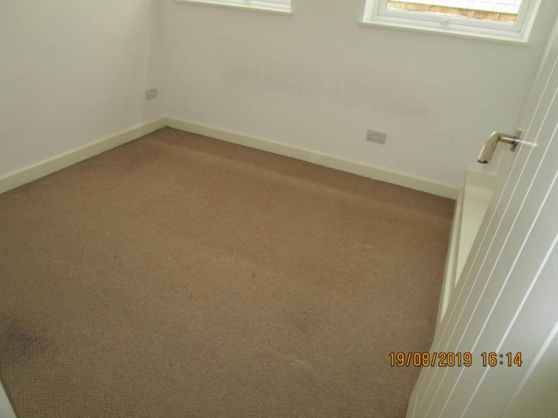 Flat Farringdon Service Road in Southend-on-Sea