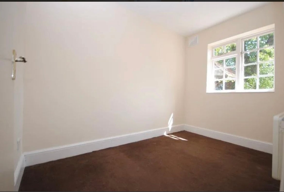 Flat Albert Road in Greater London