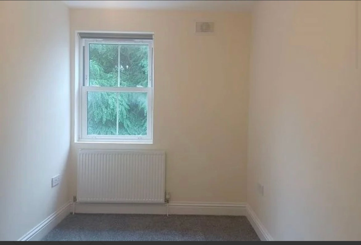 Flat Albert Road in Greater London