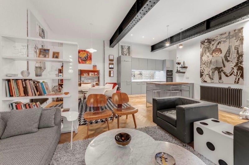 Room Battersea Park Road in Greater London