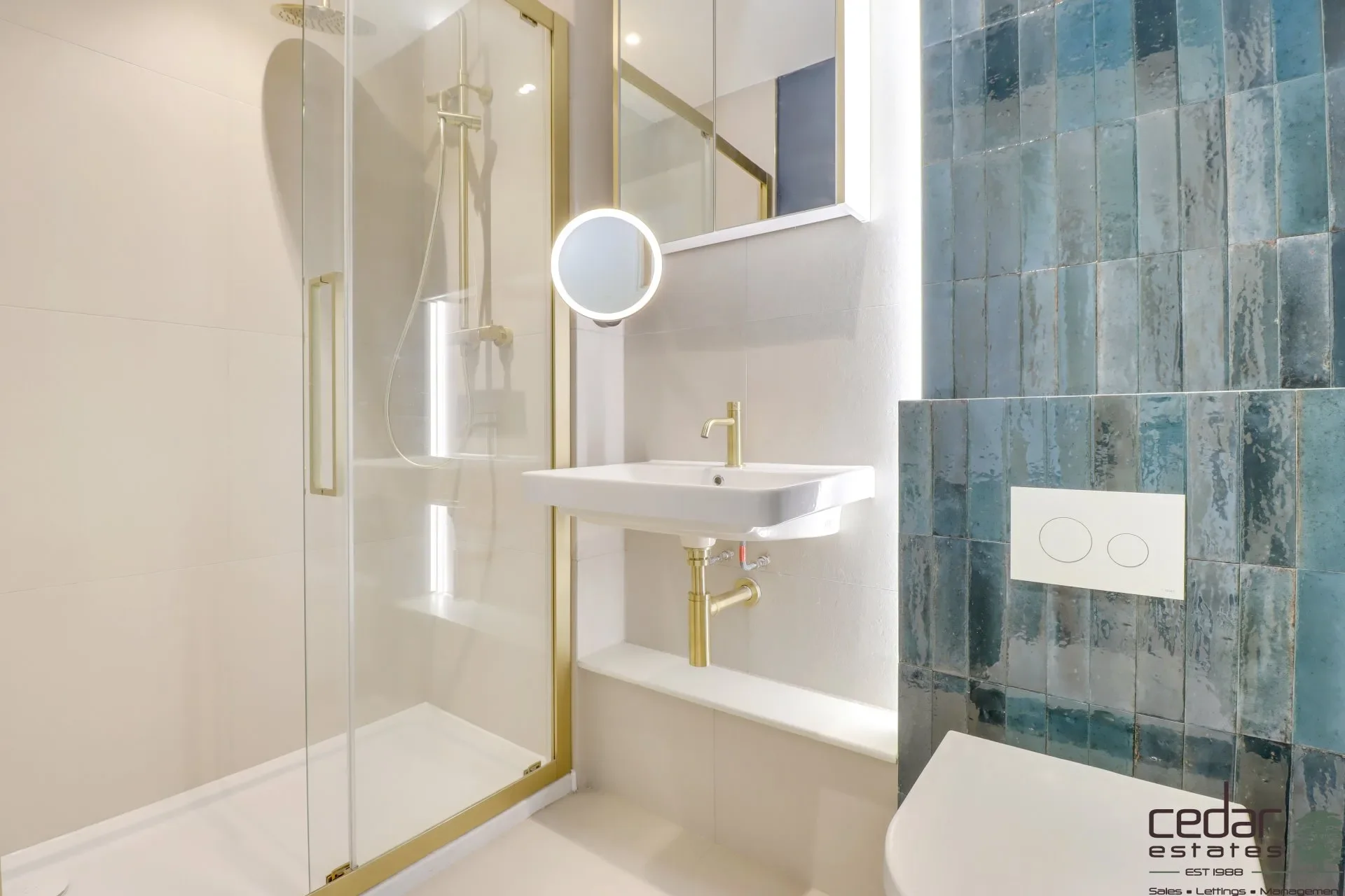Flat Liddell Gardens in Greater London