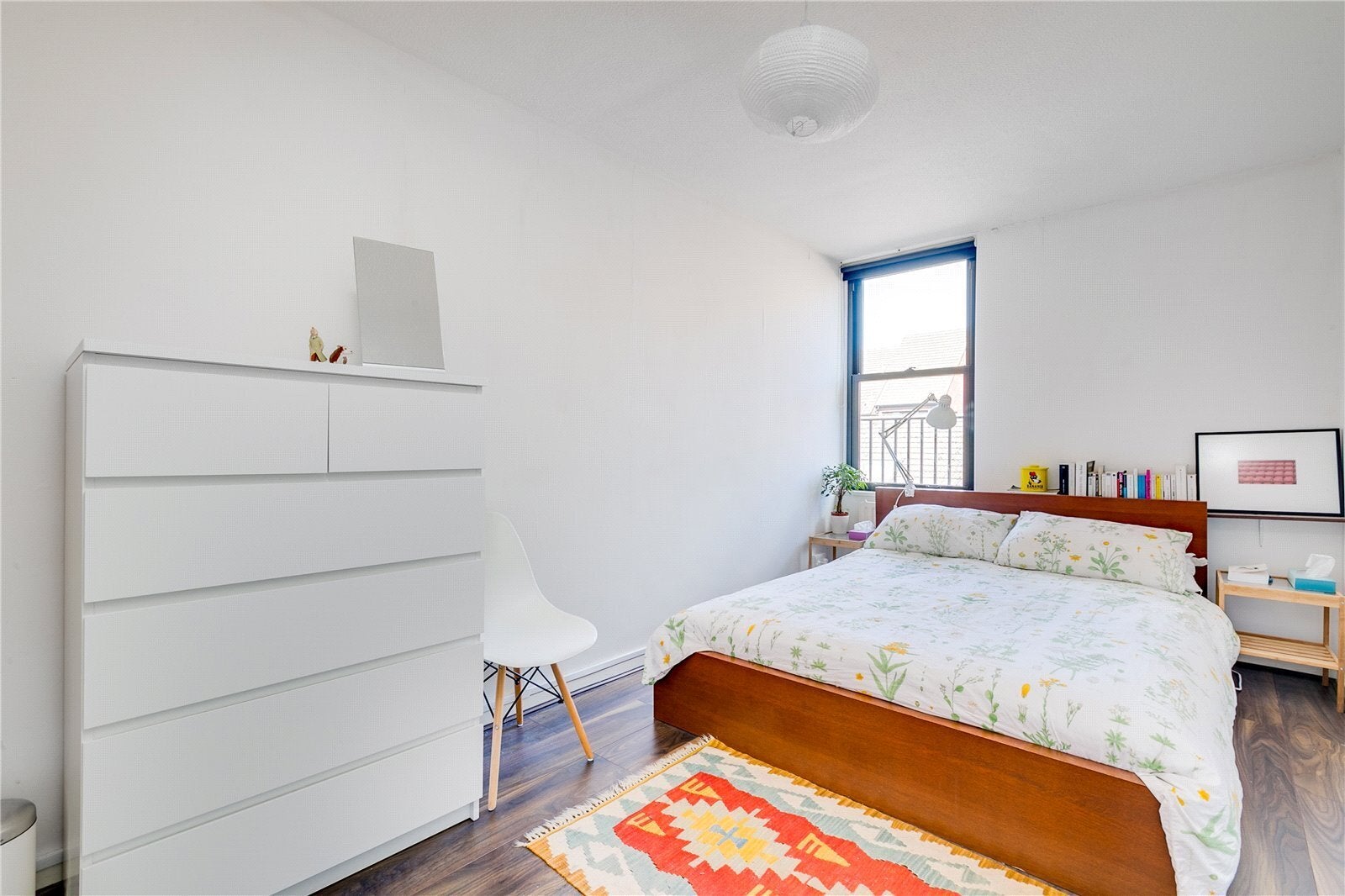 Flat Moreton Street in City of Westminster