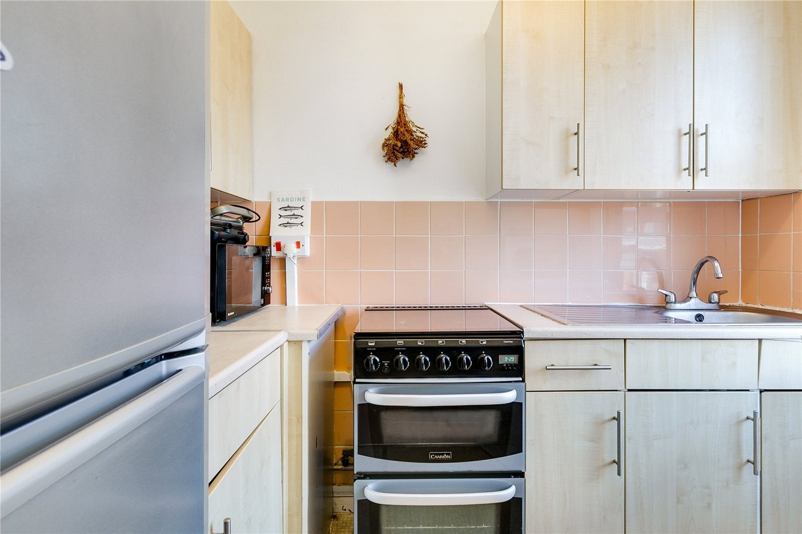 Flat Moreton Street in City of Westminster