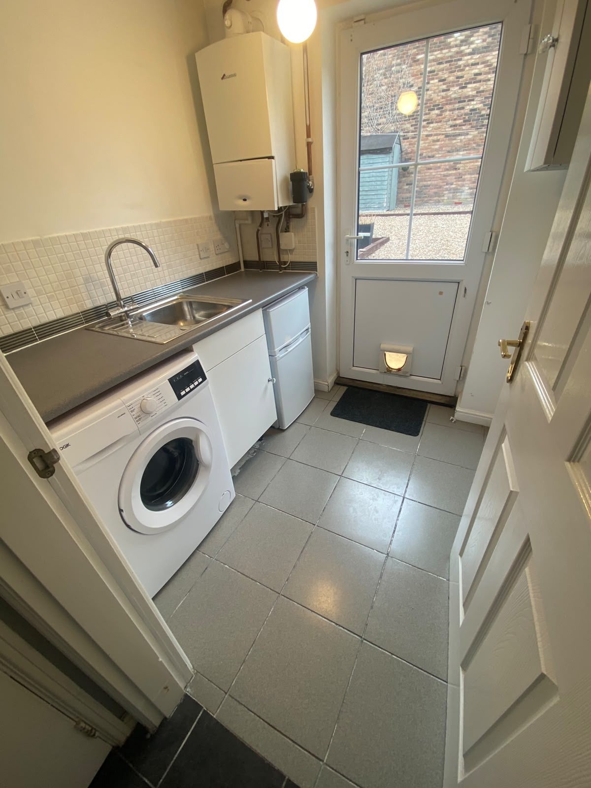 Room Deyley Way in Ashford