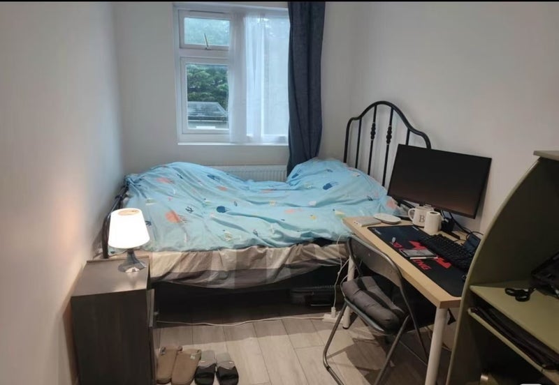 Room Monks Park in Greater London