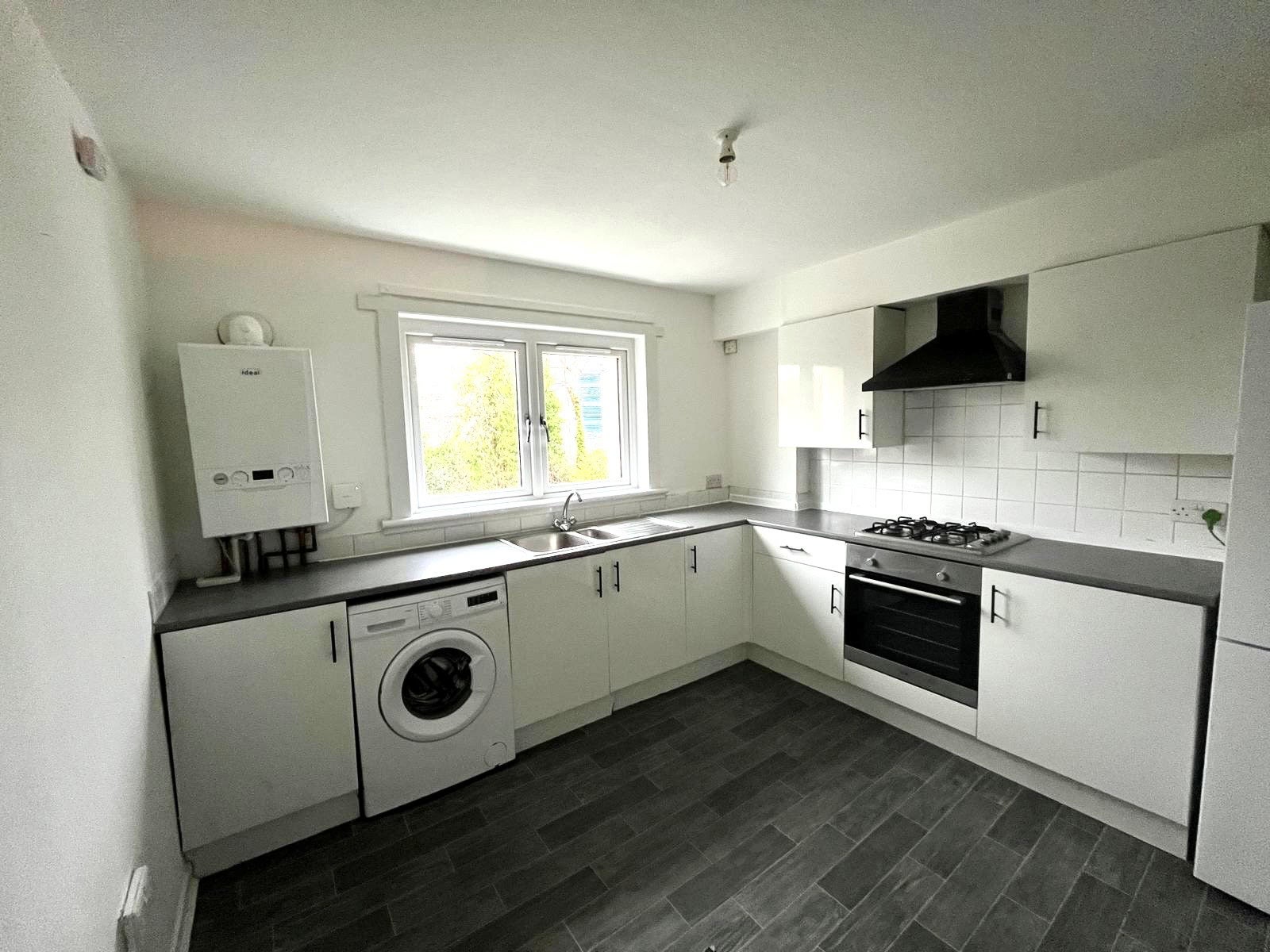 Flat Dumbryden Grove in City of Edinburgh