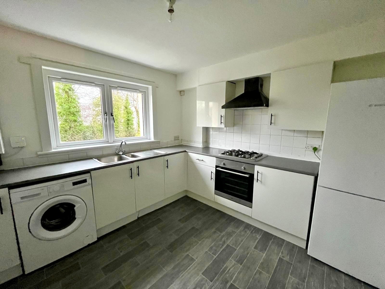 Flat Dumbryden Grove in City of Edinburgh