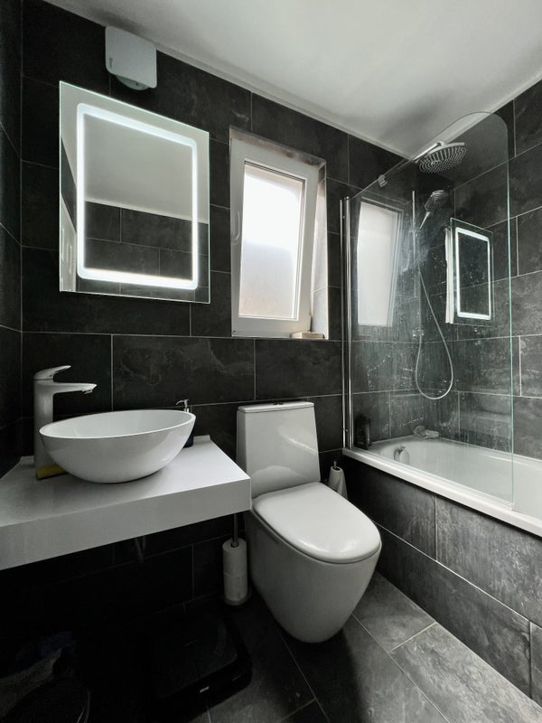 Room Hamilton Road in Greater London