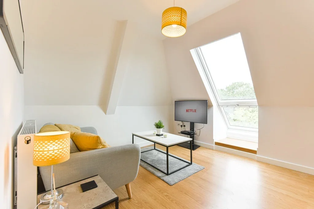 Flat Challenge Court in Mole Valley
