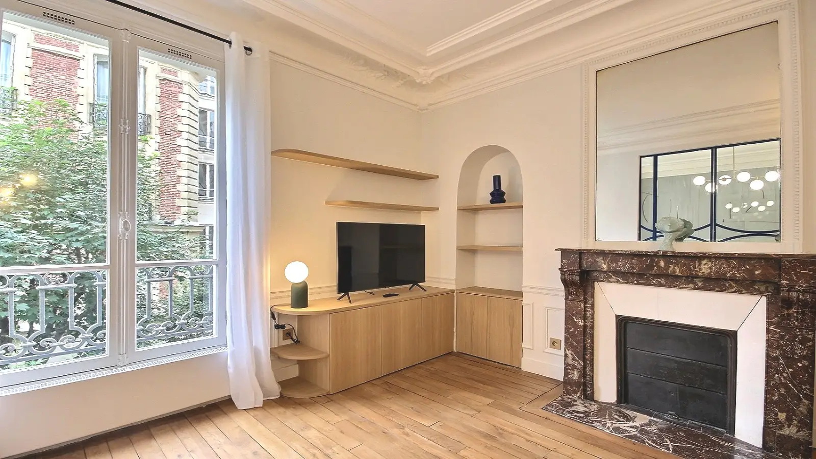 Flat Rue Robert Planquette in Paris