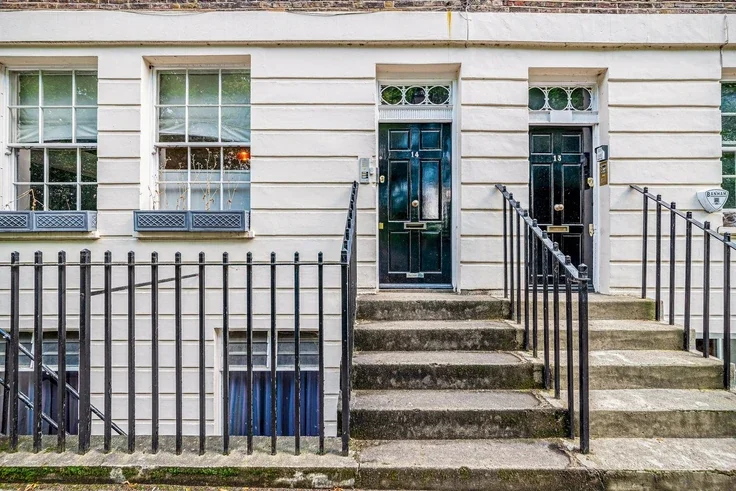 Flat Highbury Place in Greater London