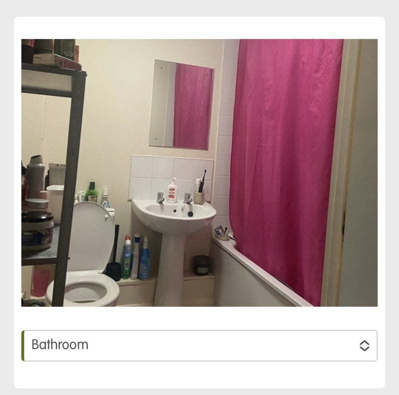 Room Wellspring Crescent in Greater London