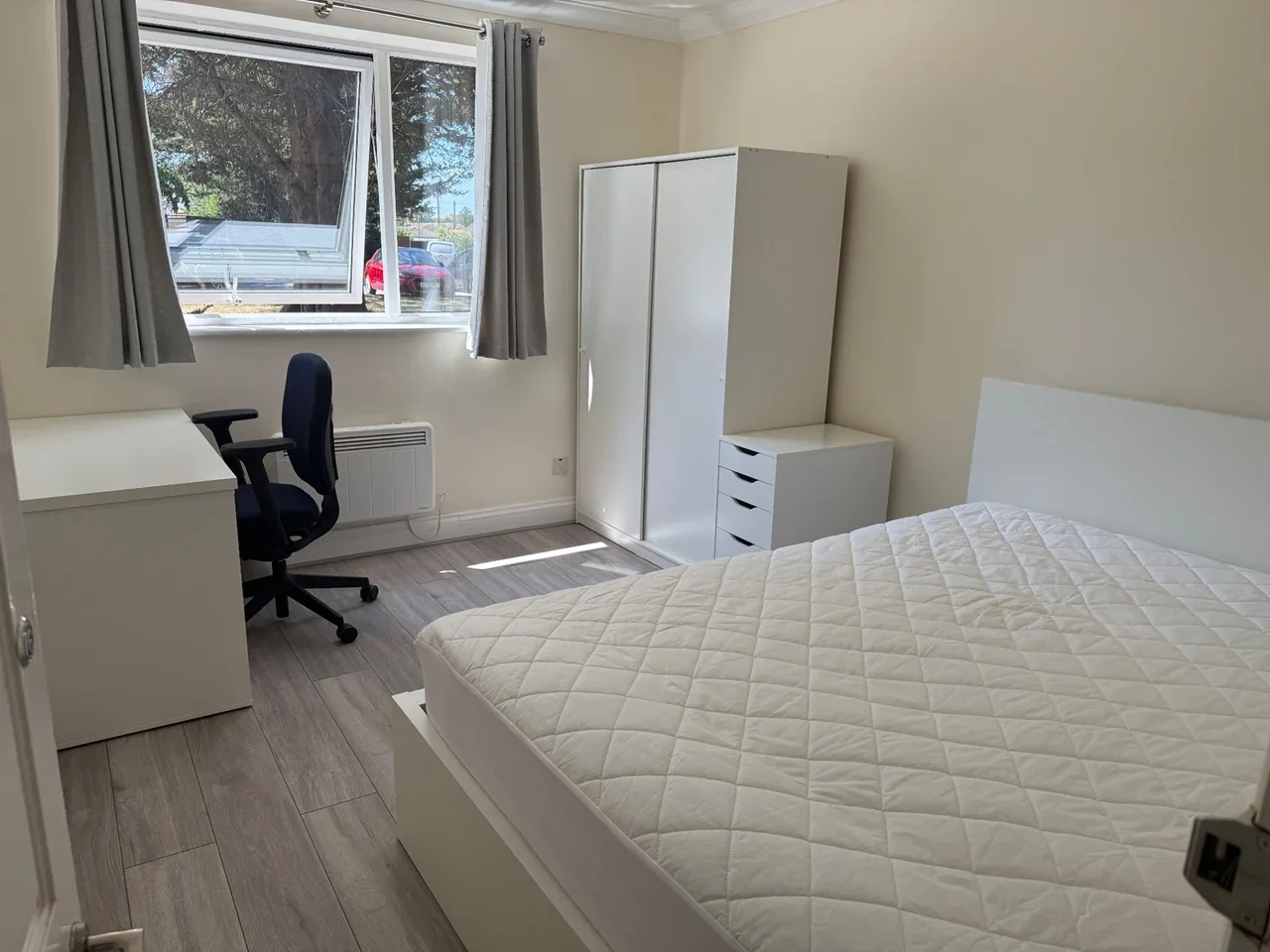 Room Tasman Court in Borough of Spelthorne