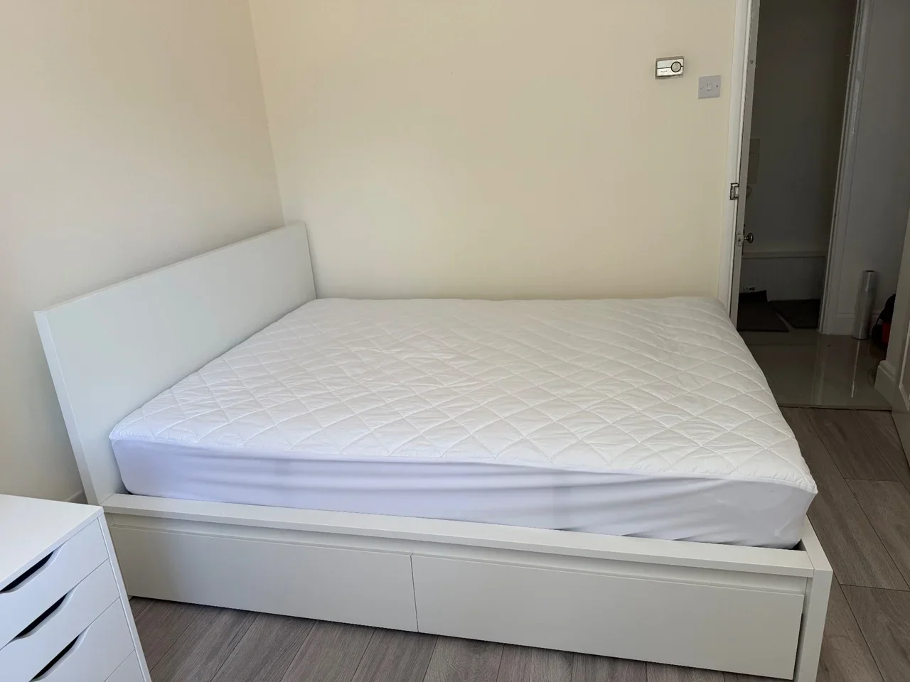 Room Tasman Court in Borough of Spelthorne