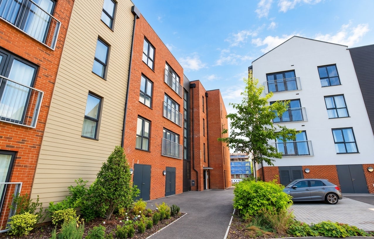 Flat Hobbs Way in Gloucester