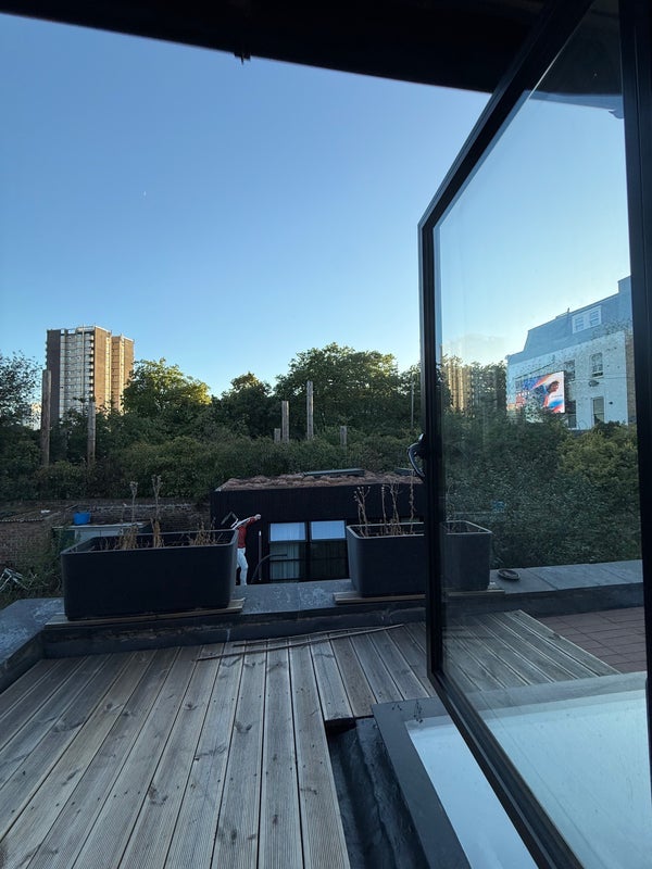 Room Prout Road in Greater London