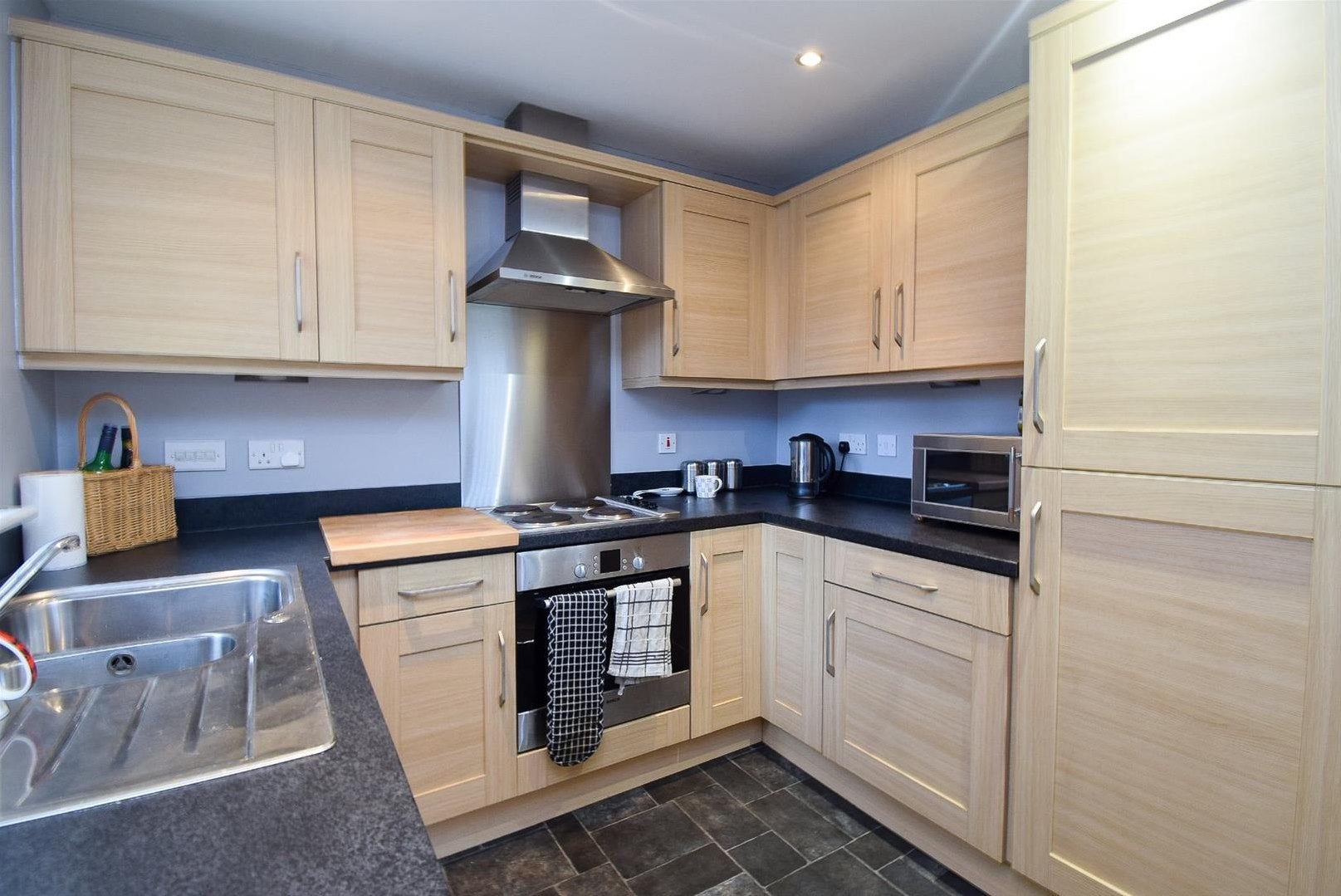 Flat Royal Troon Drive in Wakefield
